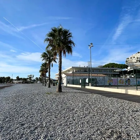 Proche Avec Jardinet Et Parking - Casa Garcia